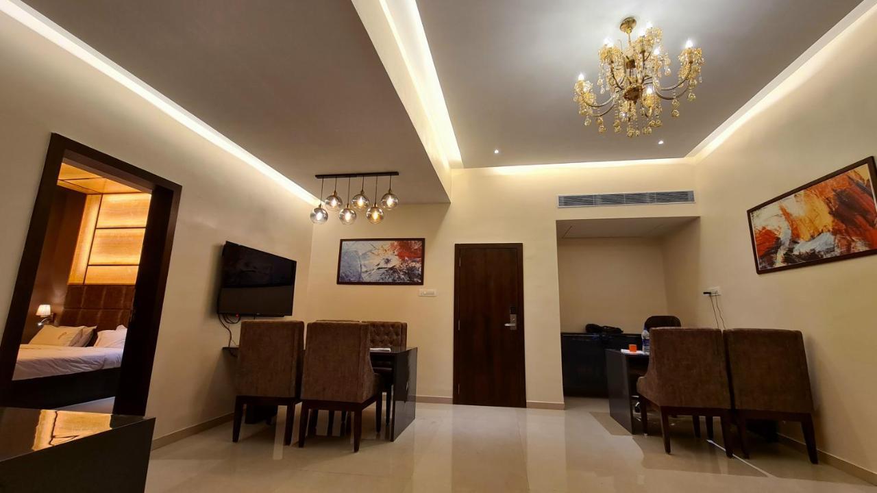 Galaxy Club & Hotel Bijapur  Exterior photo